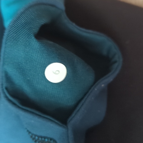 Wunderunder Mid-rise Capri - Picture 3 of 3